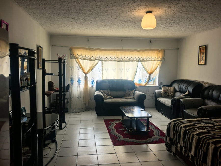 1 Bedroom Property for Sale in Quigney Eastern Cape